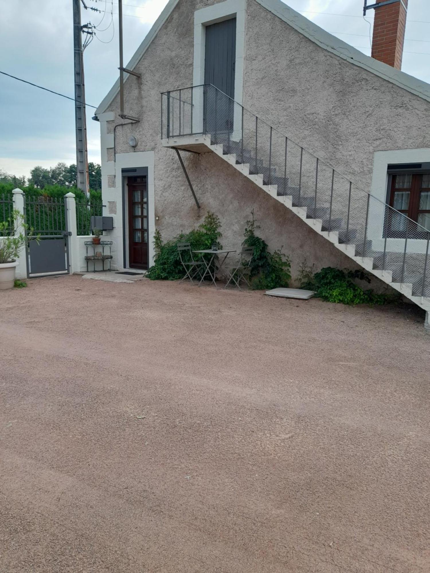 Maison Proche Le Pal 4Kms Thiel-sur-Acolin Bagian luar foto